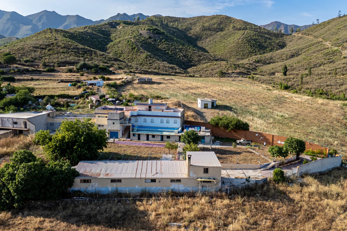 8-e64a9055bba3e77ac8aca3b893cdf826