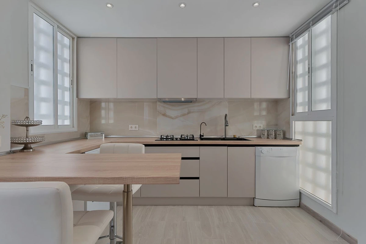 8-e64a9055bba3e77ac8aca3b893cdf826