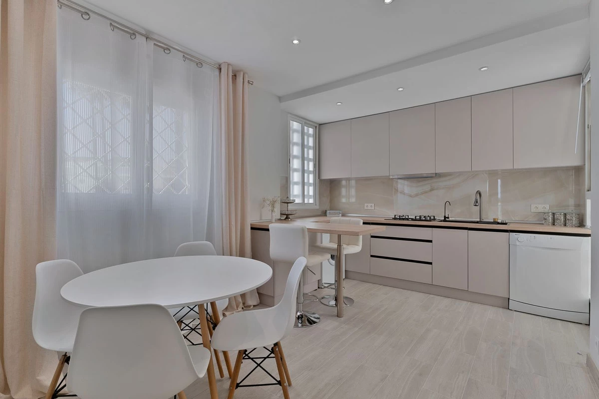 7-aa4cc561180b369757c0bb4af9886cd3