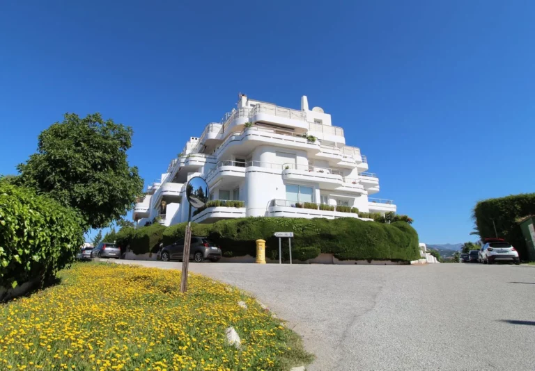 R5134720 | Middle Floor Apartment in Guadalmina Alta – € 750,000 – 3 beds, 2 baths