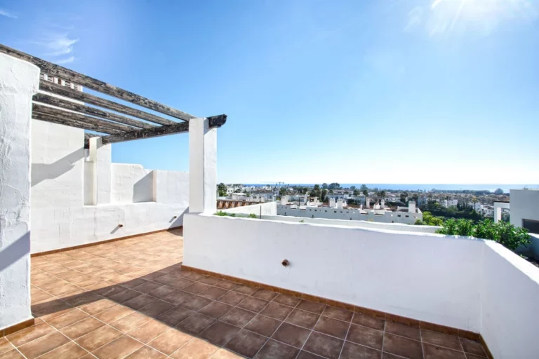 R4967893 | Penthouse in Estepona – € 495,000 – 2 beds, 2 baths