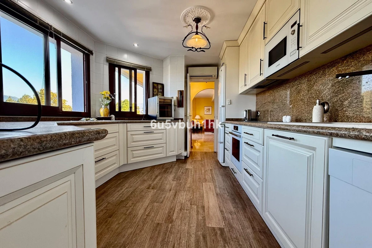 7-aa4cc561180b369757c0bb4af9886cd3