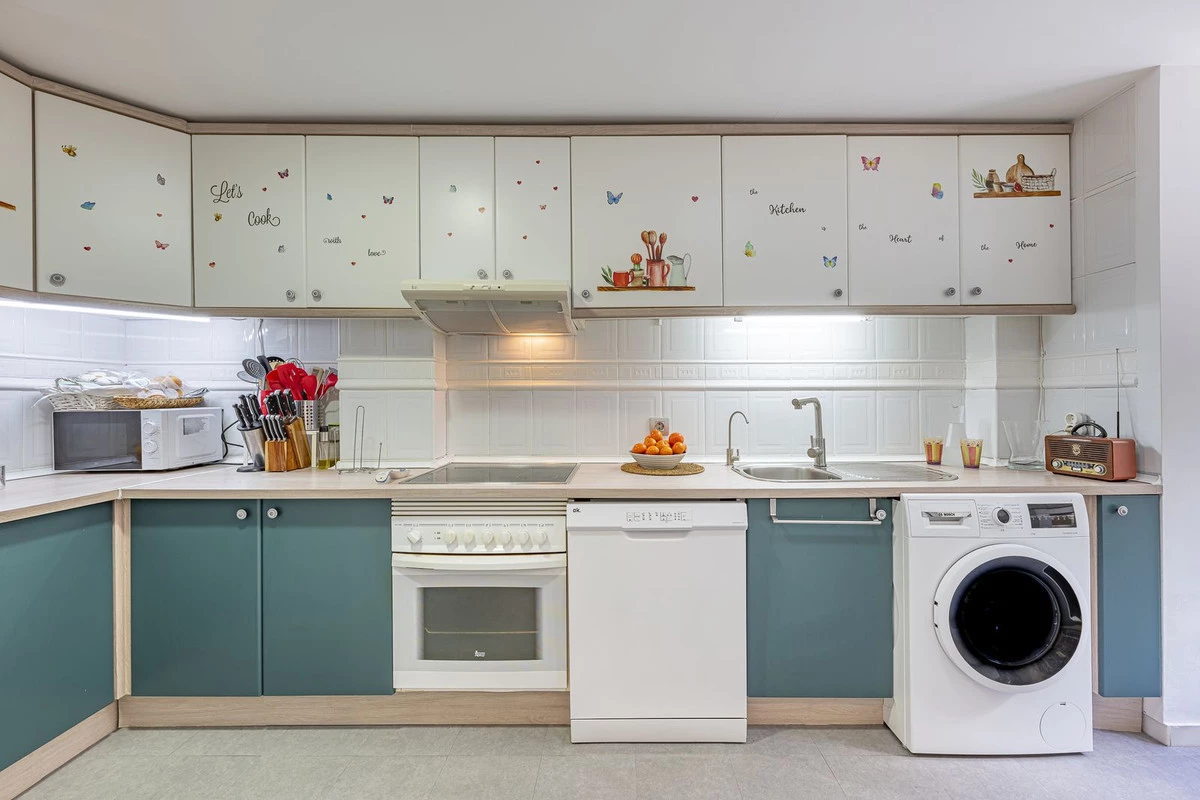 8-e64a9055bba3e77ac8aca3b893cdf826