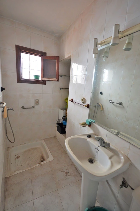 8-e64a9055bba3e77ac8aca3b893cdf826