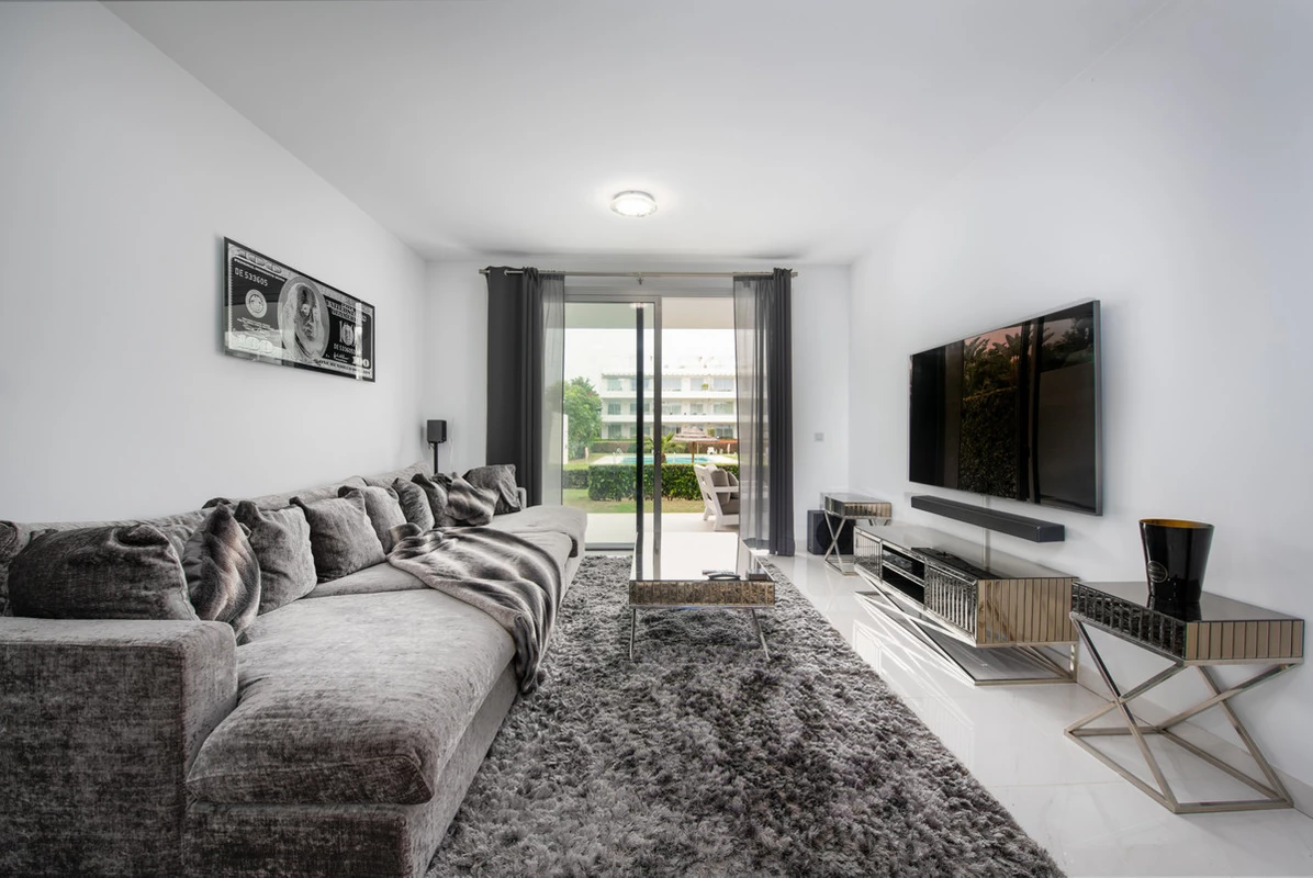 2-5bd7b9d04b45e33852eaf0ec6670150d