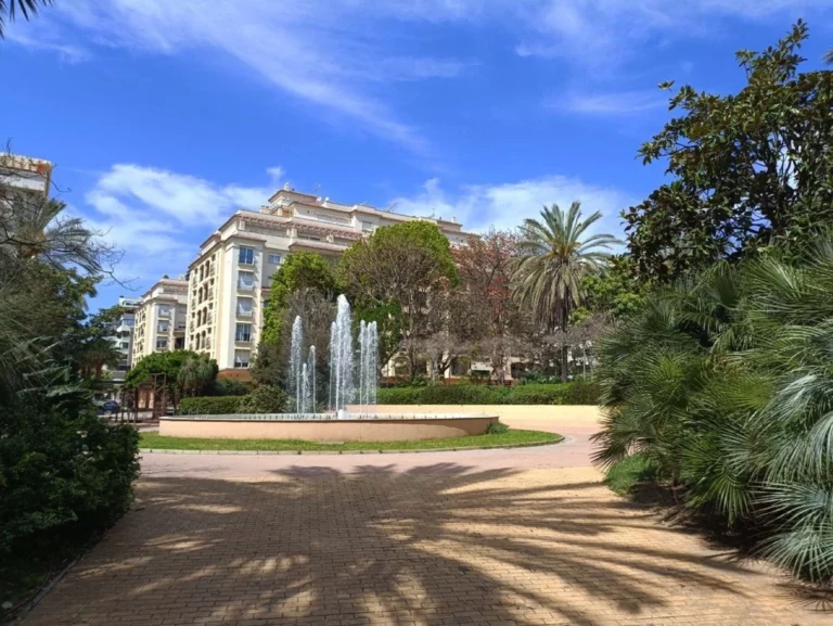 R5167150 | Middle Floor Apartment in Estepona – € 475,000 – 2 beds, 2 baths