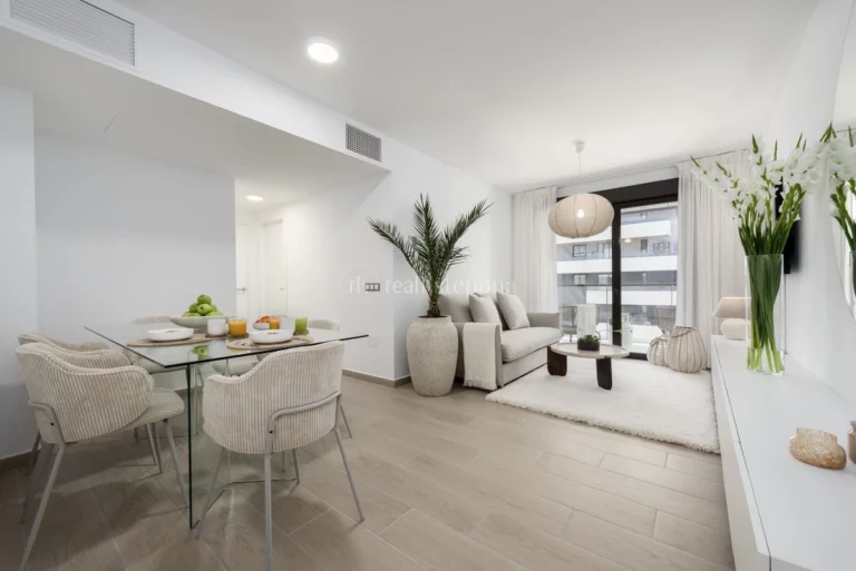 687-00207P | Apartment in Estepona – € 360,000 – 2 beds, 2 baths