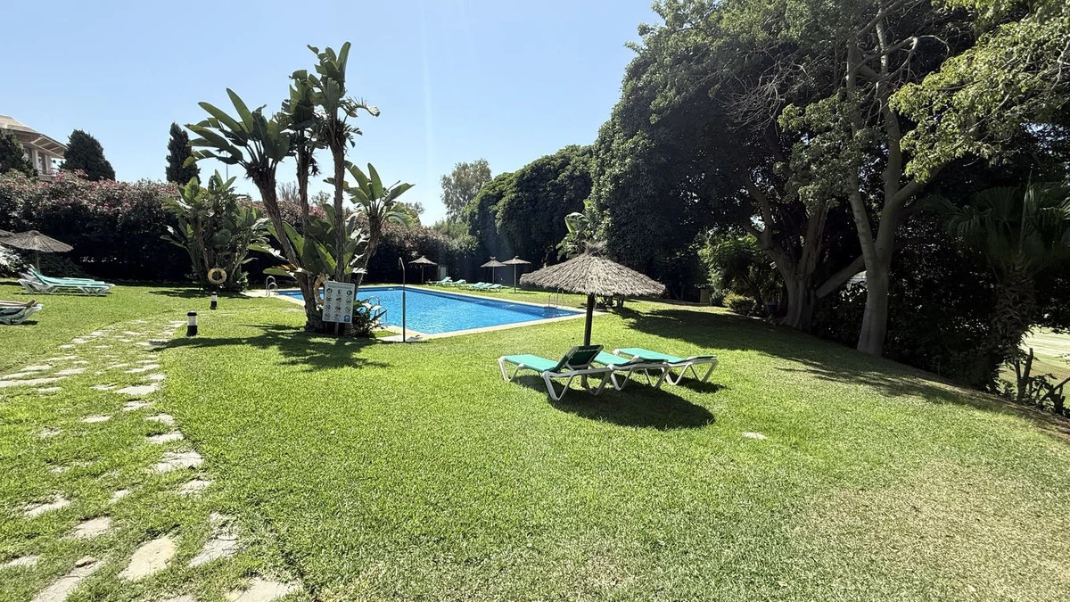 2-5bd7b9d04b45e33852eaf0ec6670150d