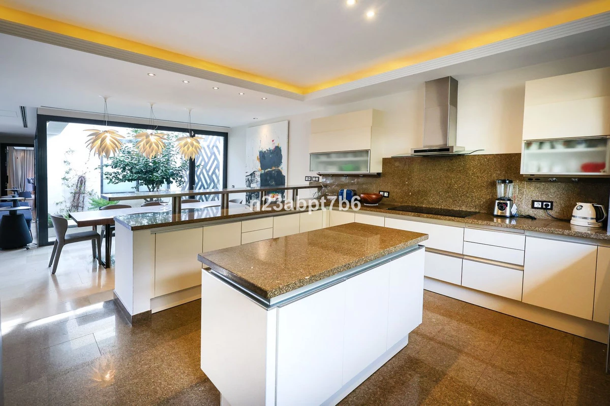 9-467d0cee5b725f3ef65f102a0c2e69c0