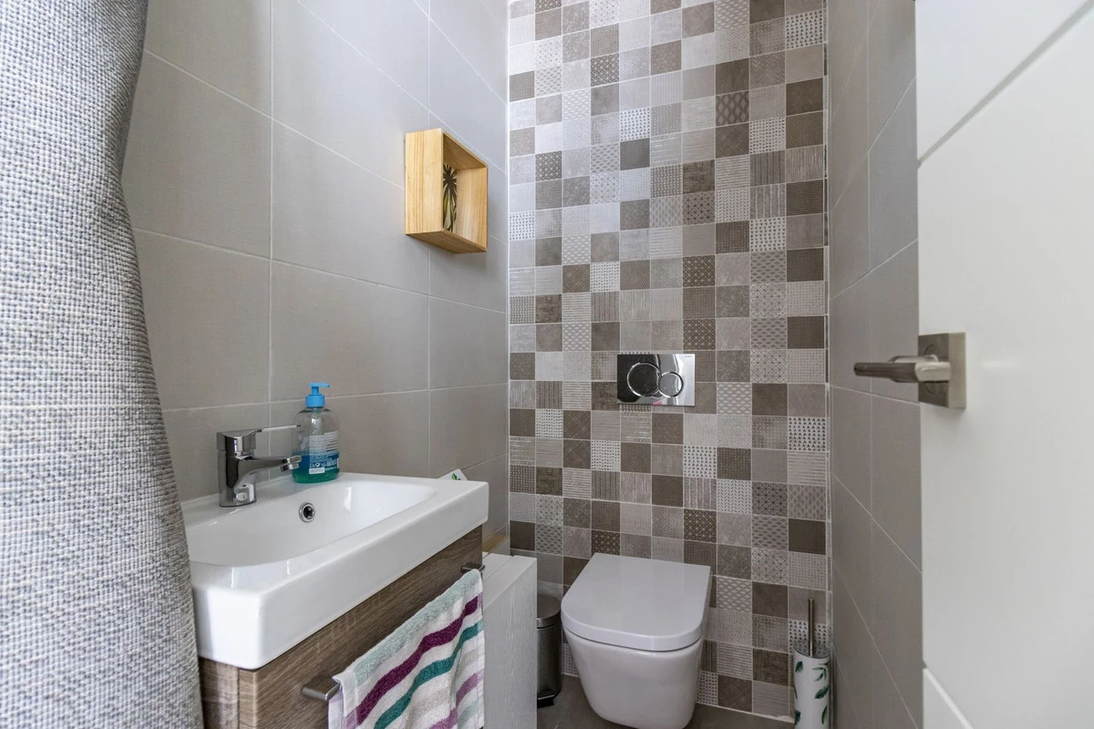 8-e64a9055bba3e77ac8aca3b893cdf826