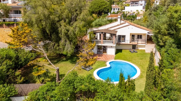 395-AP1150 | Villa in Marbella East – € 1,350,000 – 4 beds, 3 baths