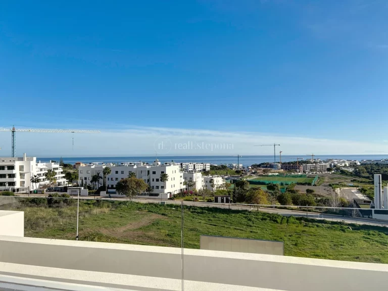 4Z-420-00815-E5 | Penthouse in Estepona – € 675,000 – 3 beds, 2 baths