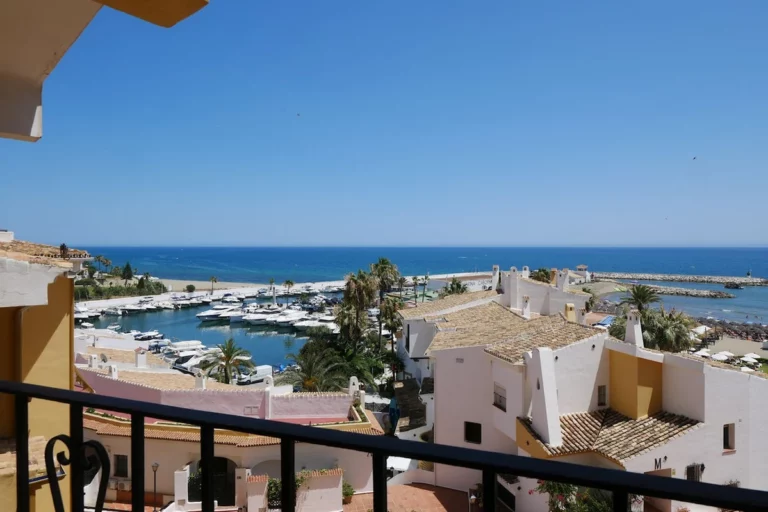 R5142796 | Middle Floor Apartment in Cabopino – € 398,750 – 2 beds, 2 baths