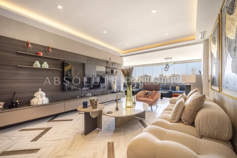 395-AP8872 | Apartment in Marbella – Puerto Banus – € 1,200,000 – 2 beds, 2 baths