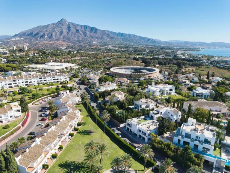 MEX1017 | Apartment in Nueva Andalucia – € 695,000 – 2 beds, 2 baths