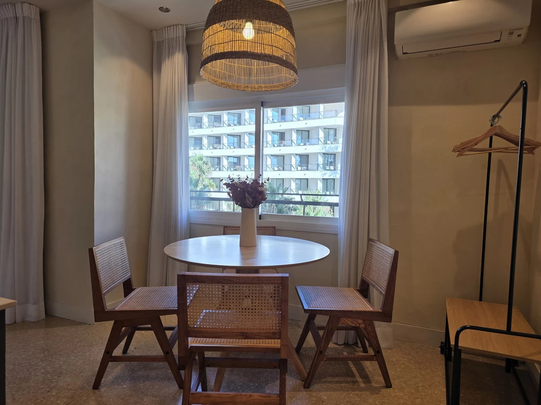 4-c23c0f86247804fa50226aecd8b0b2c8