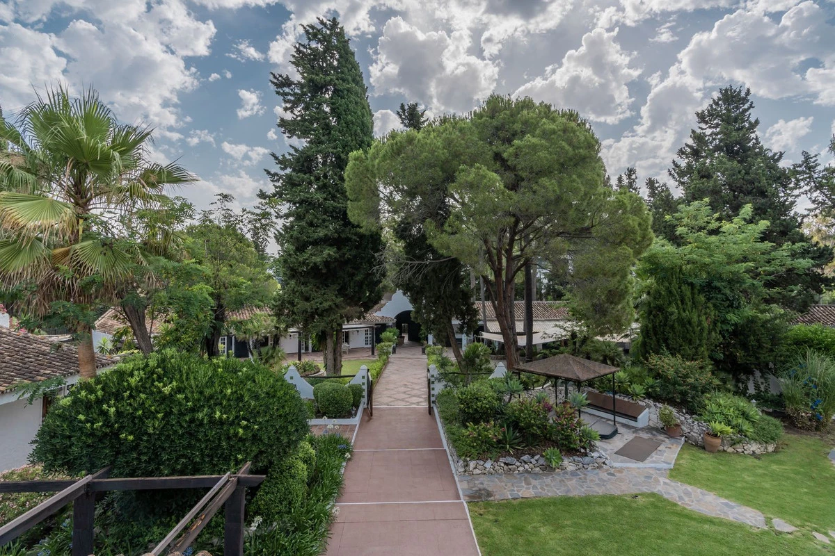 2-5bd7b9d04b45e33852eaf0ec6670150d