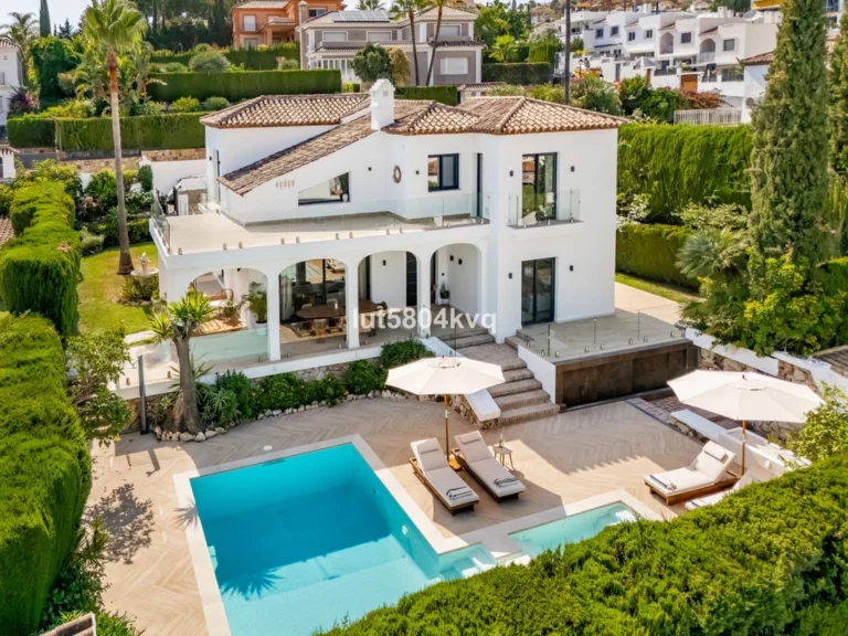 R5126596 | Detached Villa in Nueva Andalucía – € 2,700,000 – 4 beds, 3.5 baths