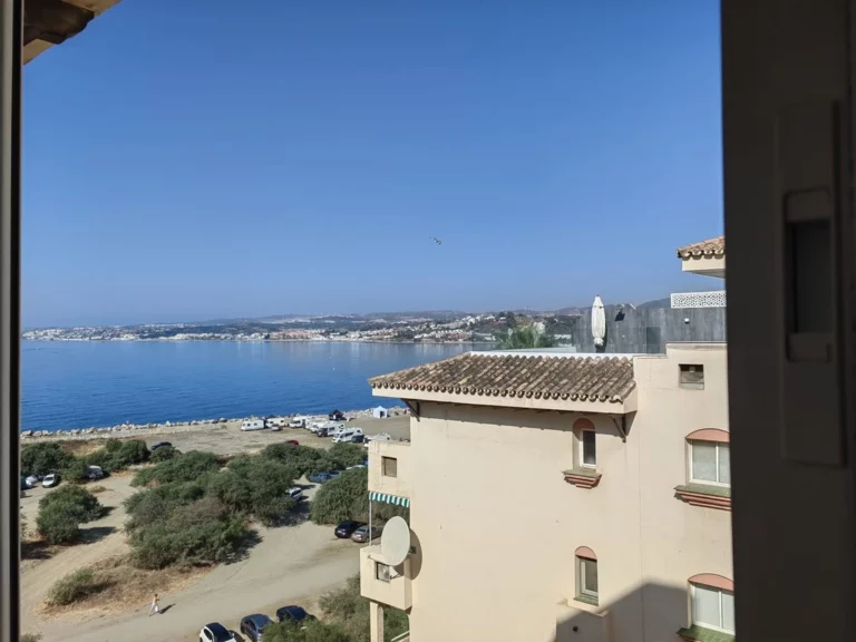 R5173900 | Middle Floor Apartment in Estepona – € 498,500 – 3 beds, 2 baths