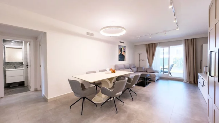 R5148001 | Ground Floor Apartment in El Paraiso – € 445,000 – 2 beds, 2 baths