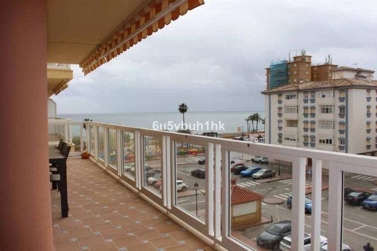 R4691770 | Middle Floor Apartment in Manilva – € 749,000 – 3 beds, 4 baths