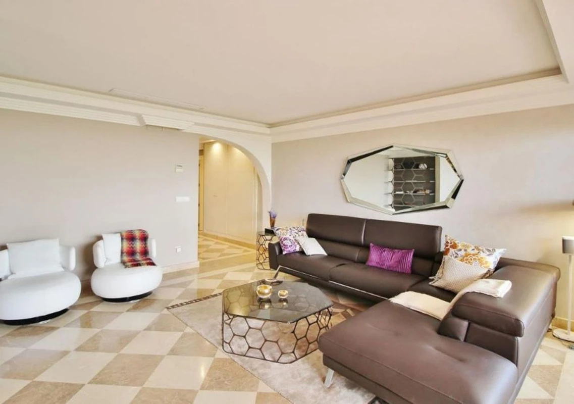 2-5bd7b9d04b45e33852eaf0ec6670150d