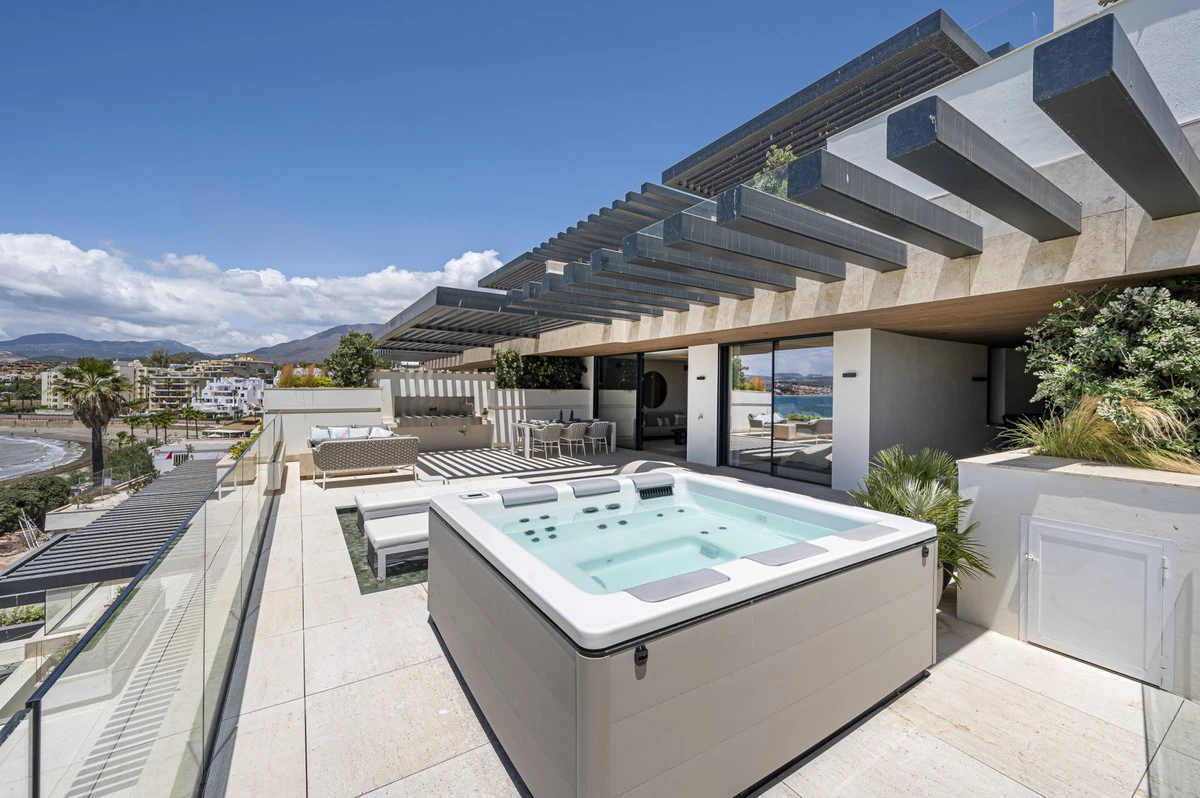 4-c23c0f86247804fa50226aecd8b0b2c8