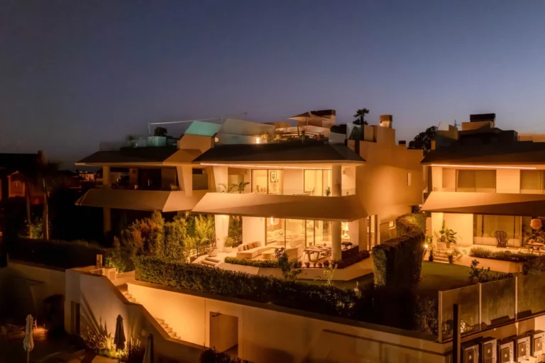 R5114824 | Detached Villa in Nueva Andalucía – € 4,495,000 – 4 beds, 4 baths