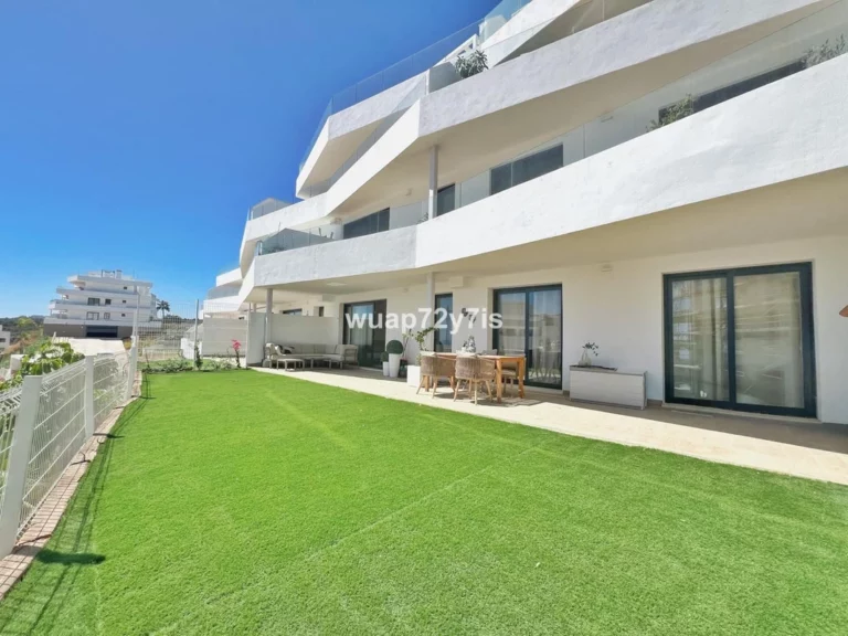 R5146672 | Ground Floor Apartment in Estepona – € 475,000 – 2 beds, 2 baths