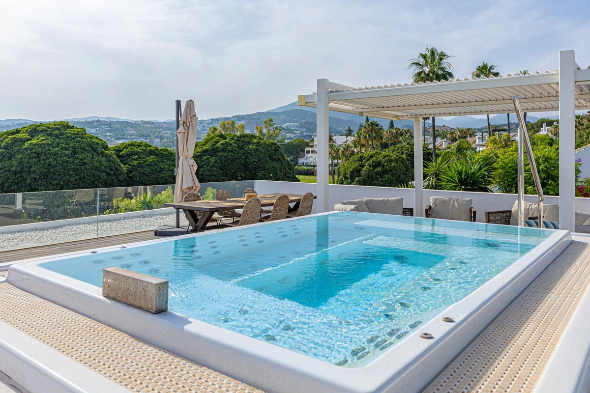 2-5bd7b9d04b45e33852eaf0ec6670150d