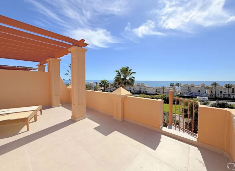 R4994476 | Townhouse in Estepona – € 599,000 – 3 beds, 3 baths