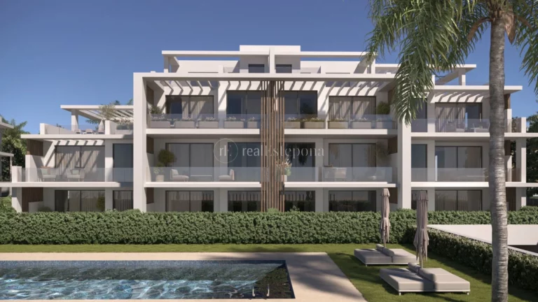 2590HFA | Apartment in Estepona – € 695,000 – 2 beds, 2 baths