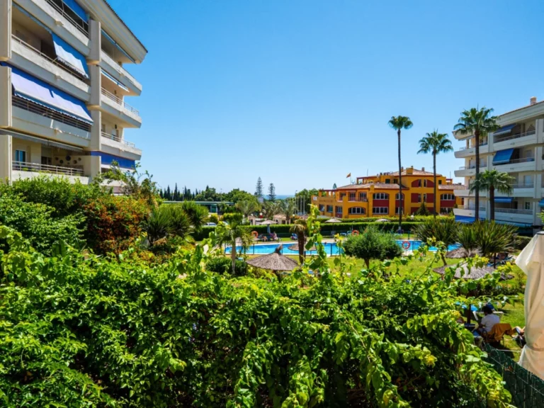 R5146993 | Middle Floor Apartment in Marbella – € 420,000 – 1 beds, 1 baths