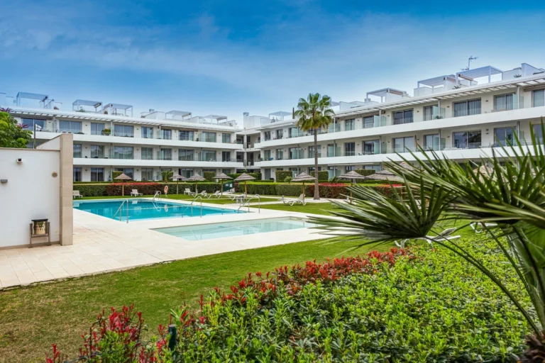R5162686 | Ground Floor Apartment in Estepona – € 449,000 – 2 beds, 2 baths