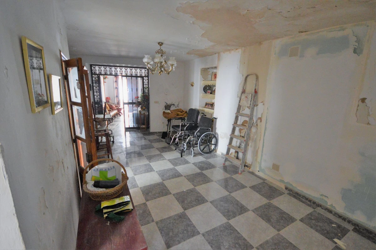 2-5bd7b9d04b45e33852eaf0ec6670150d