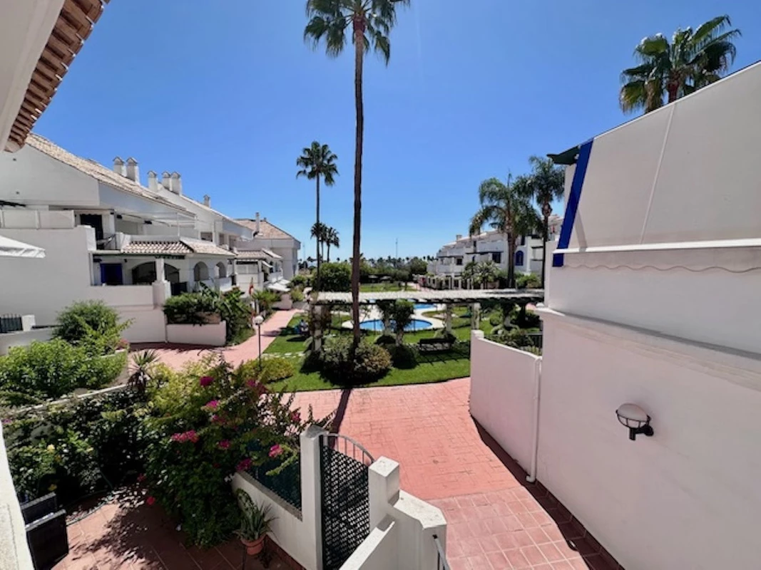 2-5bd7b9d04b45e33852eaf0ec6670150d