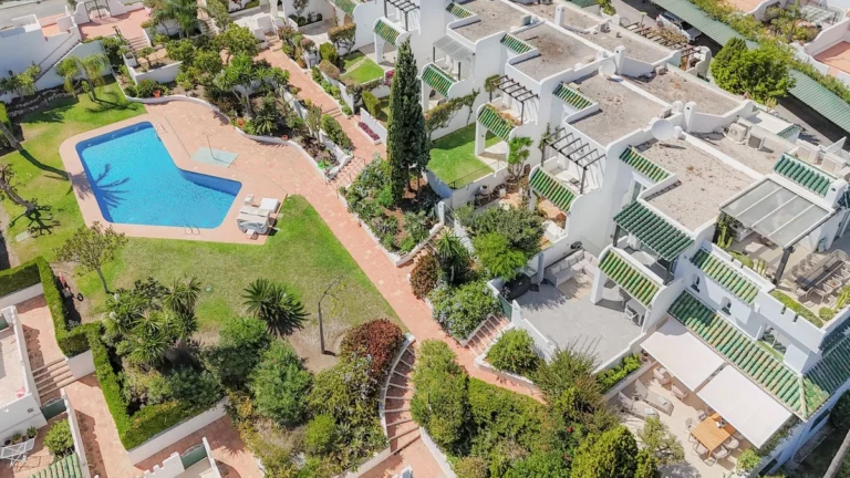R5162116 | Townhouse in Nueva Andalucía – € 1,395,000 – 4 beds, 4 baths