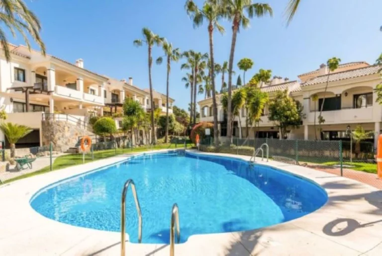 R5150860 | Townhouse in Atalaya – € 660,000 – 4 beds, 3.5 baths