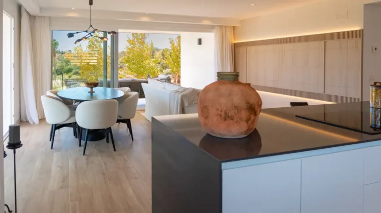 ne-AL4-F1-D2-B2 | Apartment 113m² of living space prime Casares location private outdoor area