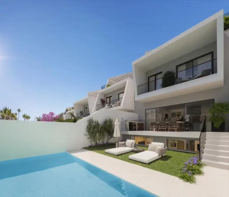 ne-EL41-B3-06 | Unit compact 219m² Estepona property with outdoor living