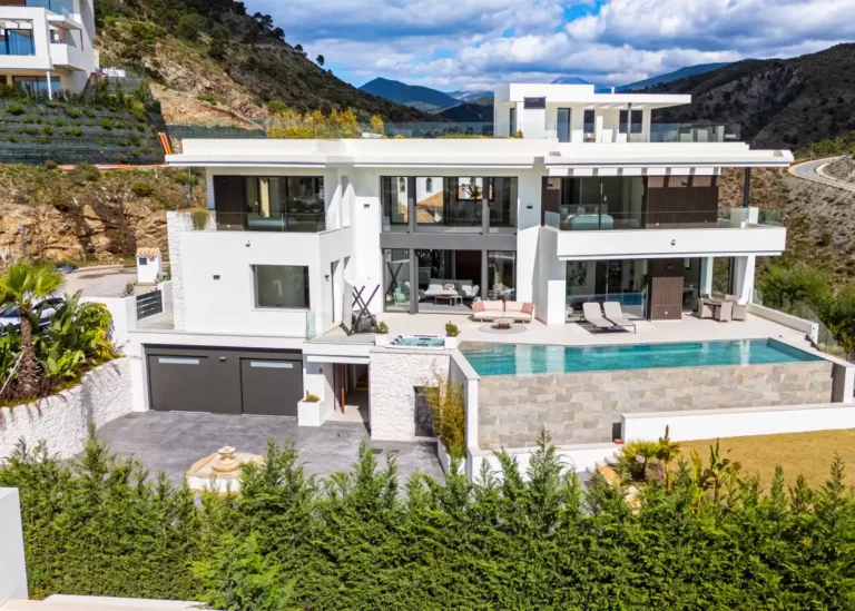 ne-LO10-B6 | Exquisite 6-bed luxury villa Benahavís property outdoor space