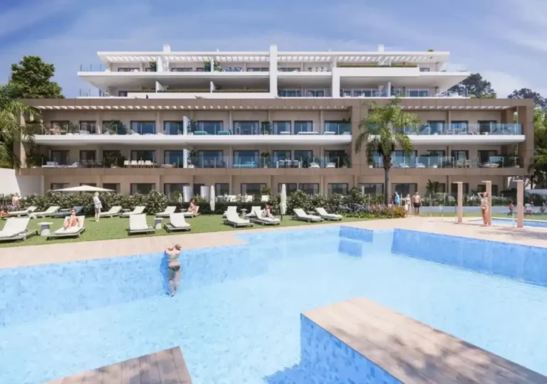 ne-MRHL-B3-17 | 3 bedroom property 314m² in Estepona