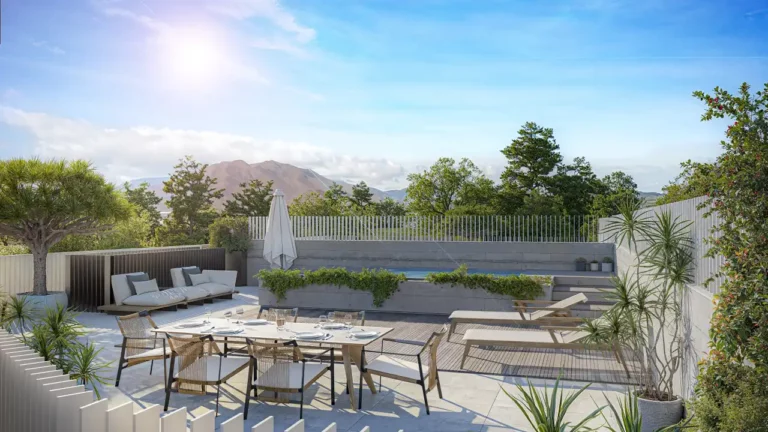 ne-THO4-DC-B3 | 3 bedroom property prime Estepona location private outdoor area