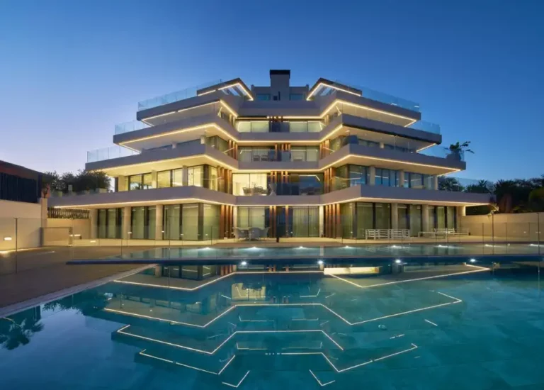 ne-TSP-F1-DA-B2 | 2-room studio 108m² living area in Estepona, Spain