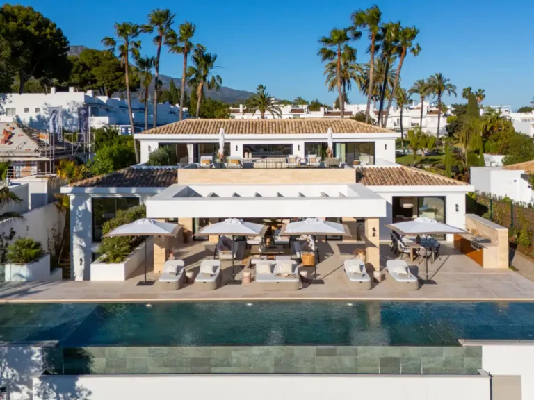 ne-VIAZ2-B6 | Luxurious 6 bed family villa on the Costa del Sol