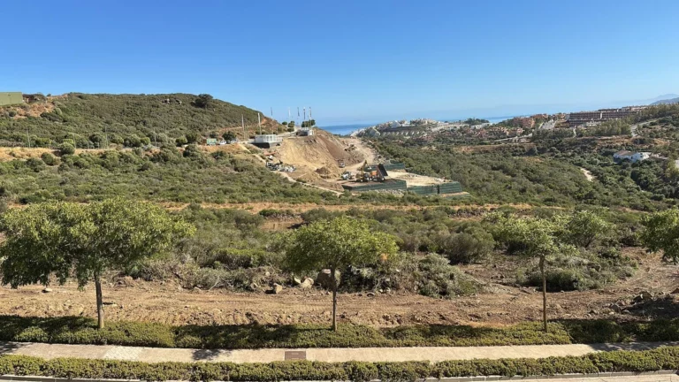 R5161399 | Middle Floor Apartment in Casares – € 475,000 – 2 beds, 2 baths