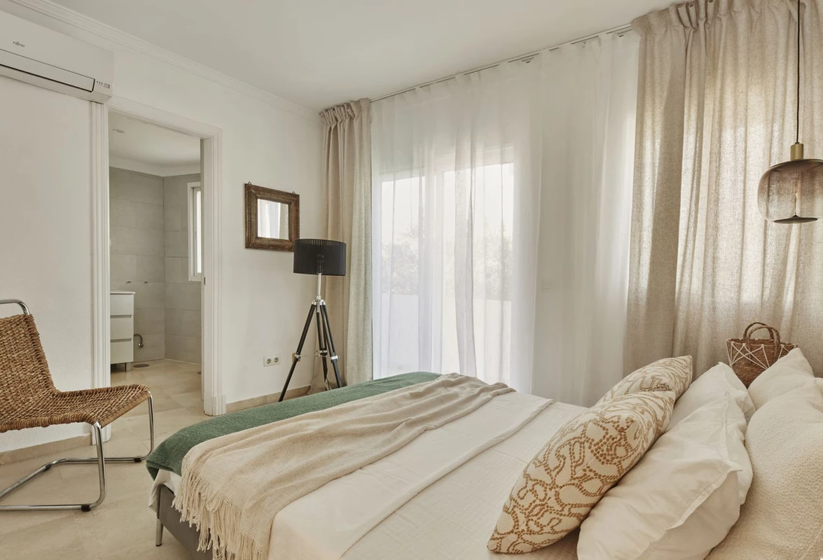 2-5bd7b9d04b45e33852eaf0ec6670150d