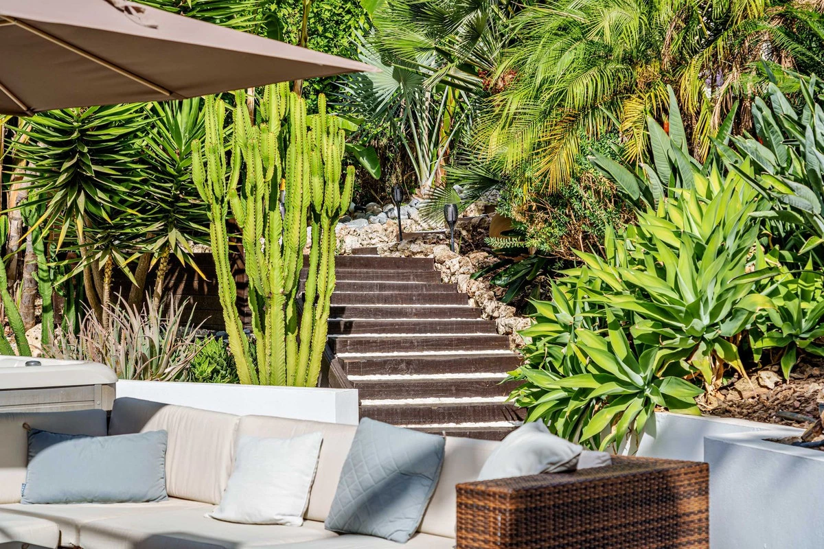 2-5bd7b9d04b45e33852eaf0ec6670150d