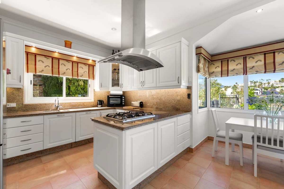 4-c23c0f86247804fa50226aecd8b0b2c8