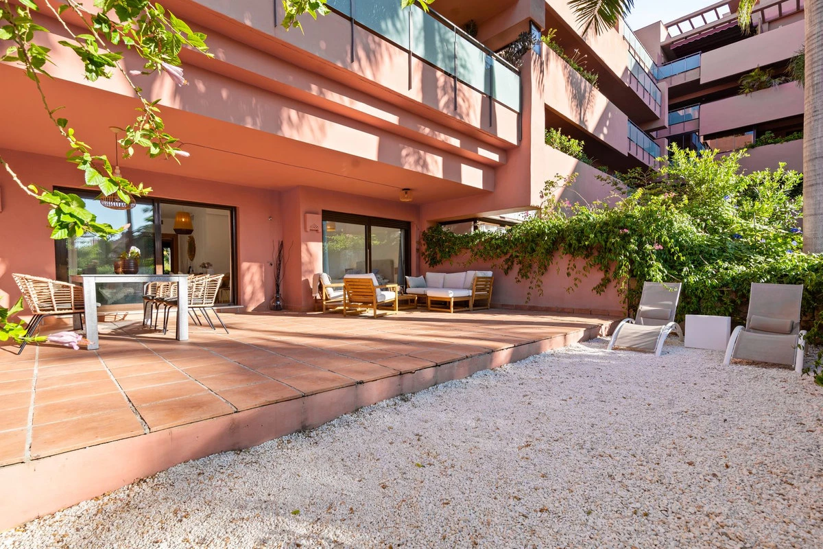 2-5bd7b9d04b45e33852eaf0ec6670150d